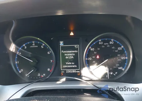 2017 Toyota Rav4 Le z USA, uszkodzony, nr VIN JTMBFREVXHJ713283